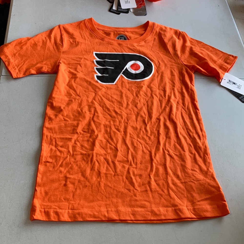 NWT NHL Philadelphia Flyers Boy’s Short Sleeve T-shirt